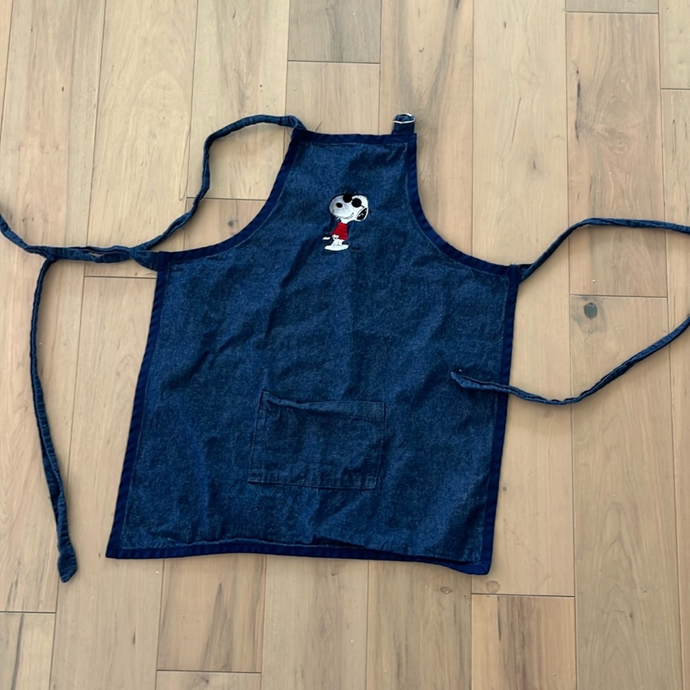 Child Size Snoopy Apron!